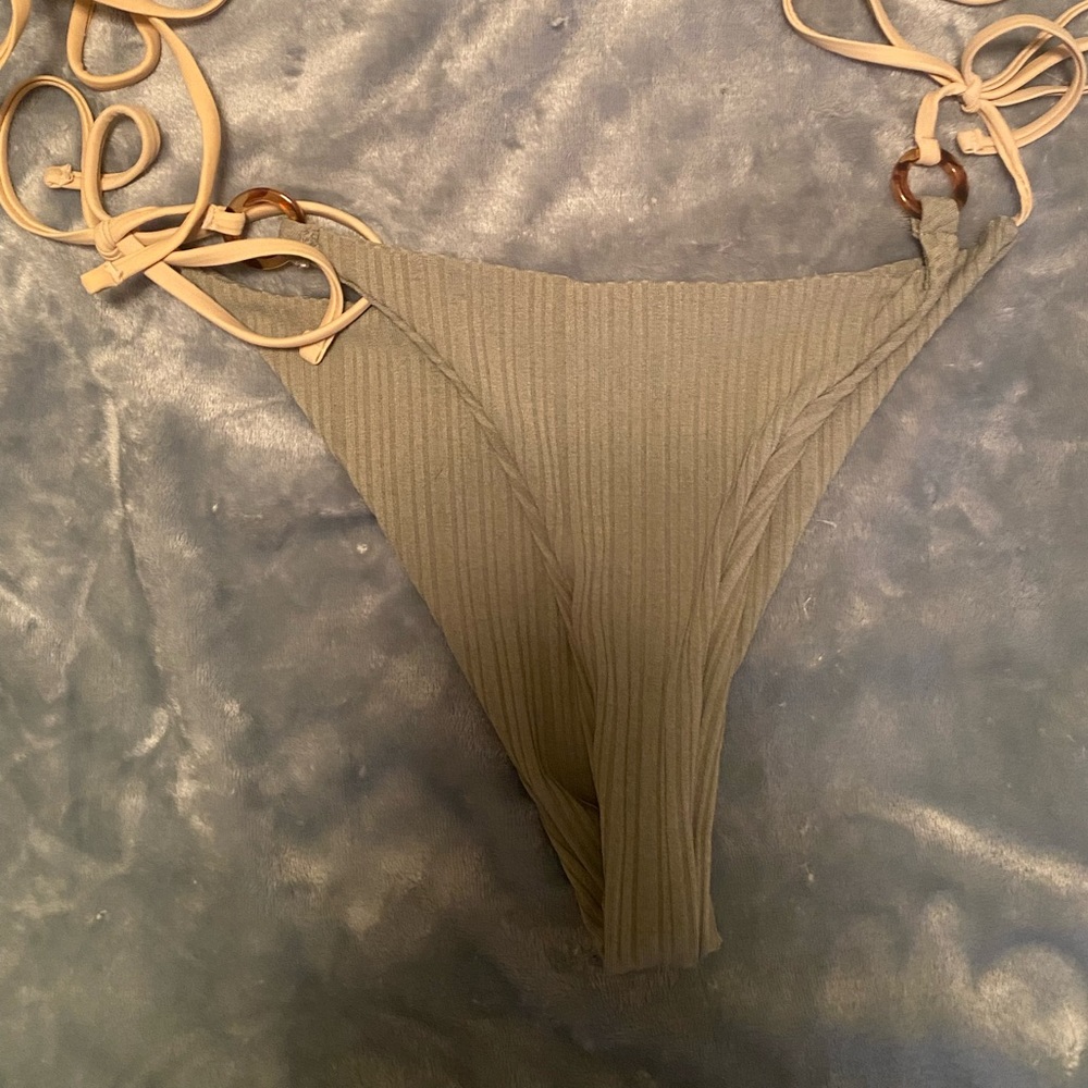 String bikini